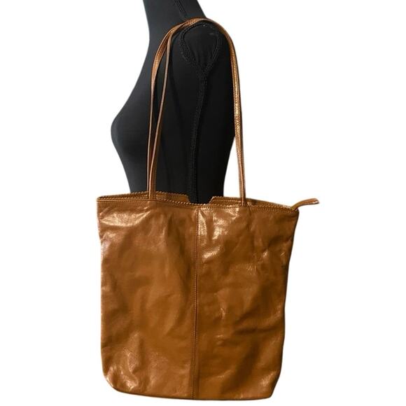 latico Handbags - Latico Brown Leather Tote Bag zippered top Classic Design hidden pocket